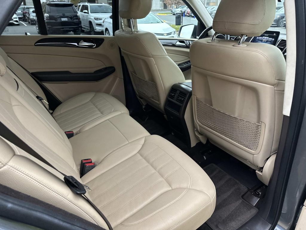 Thumbnail: 2017 Mercedes-Benz GLE - 25