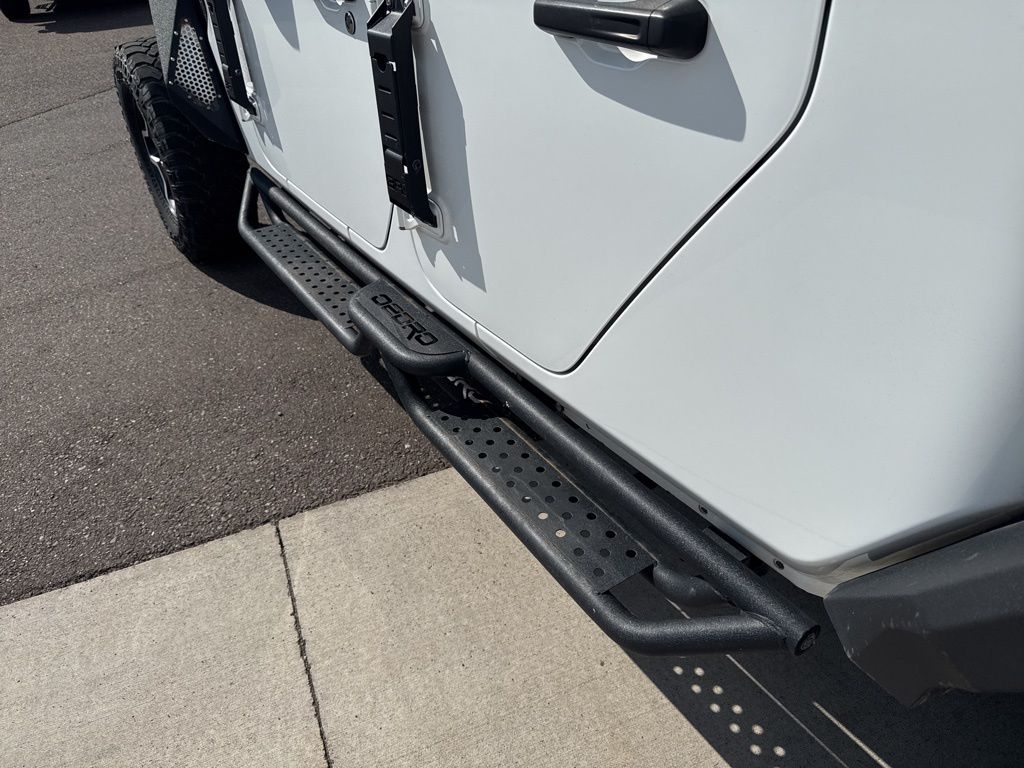 Certified Used 2023 White Jeep Rubicon image 36