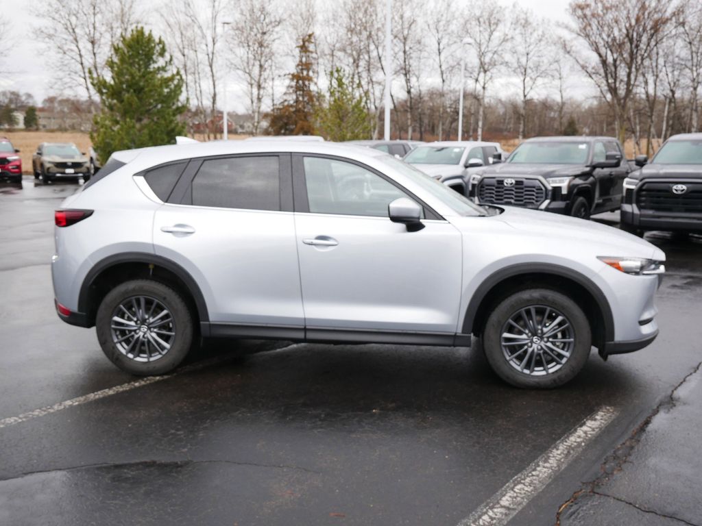 View vehicle photo 4