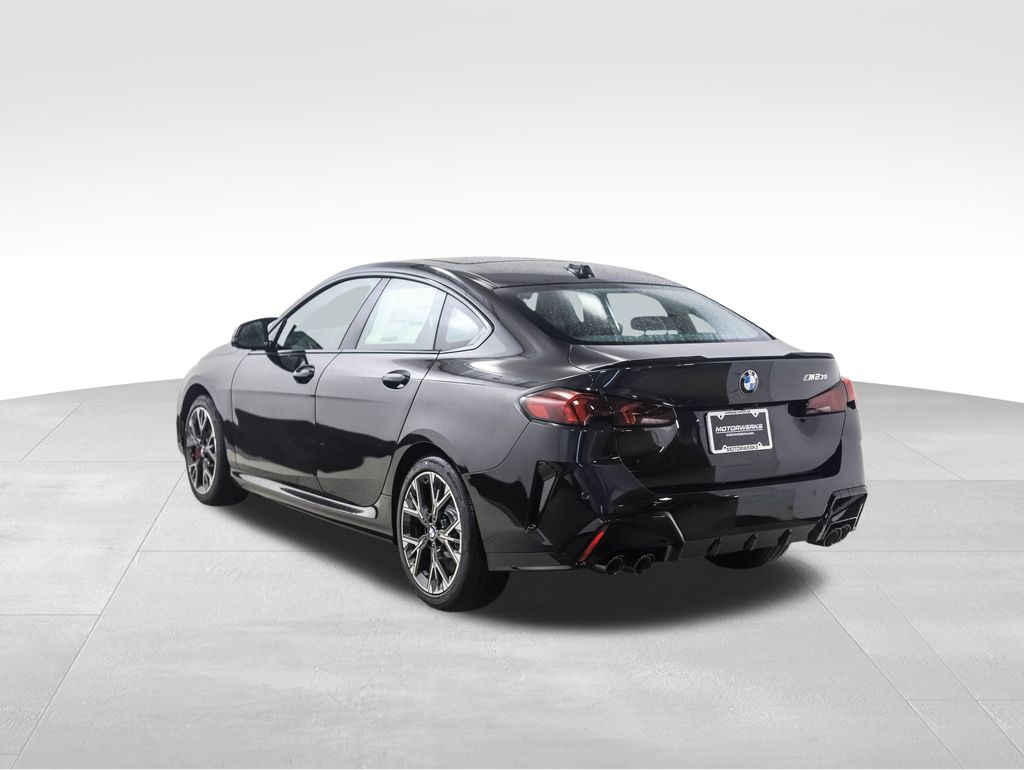 Thumbnail: 2025 BMW 2 Series - 3