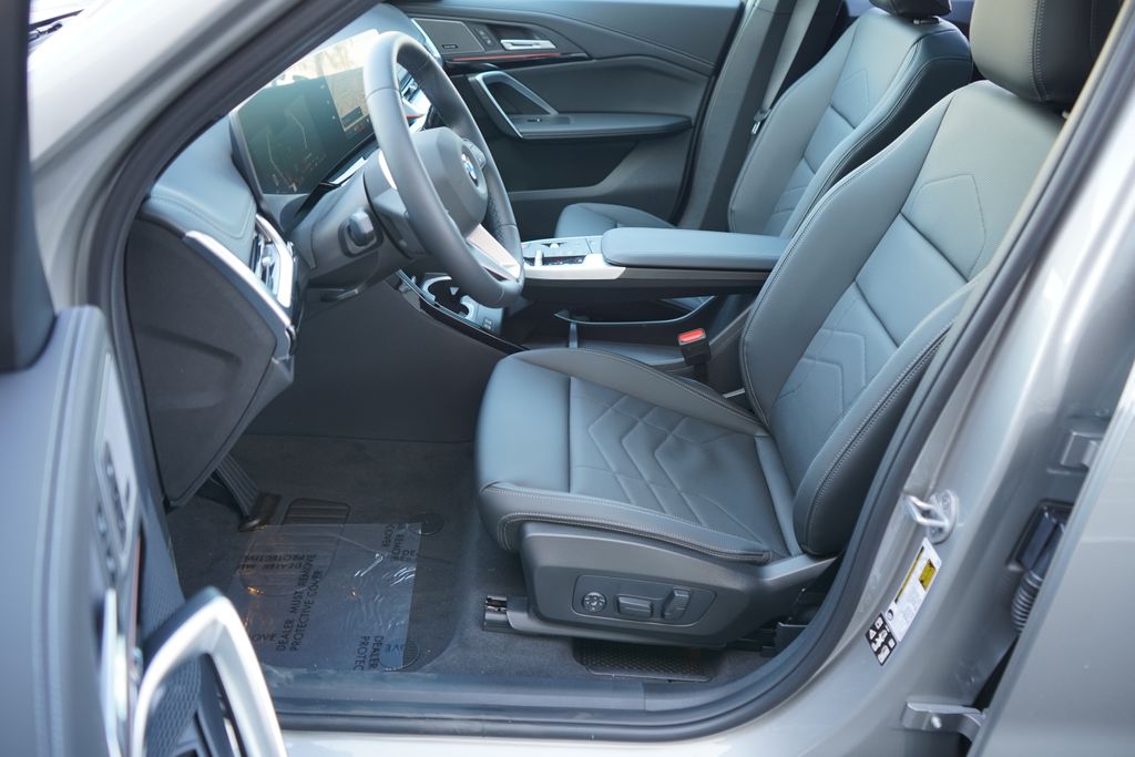 Thumbnail: 2026 BMW X1 - 10