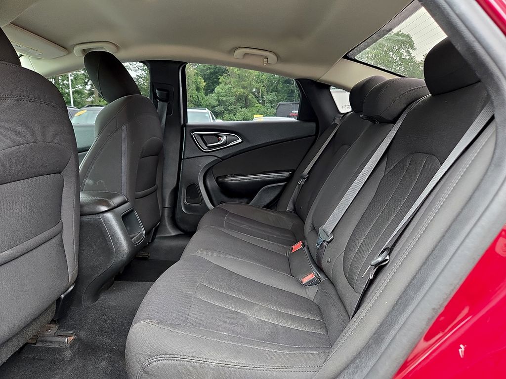 2015 Chrysler 200 Limited - Photo 15
