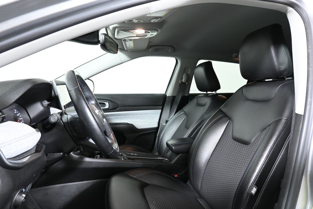 Thumbnail: 2022 Jeep Compass - 15