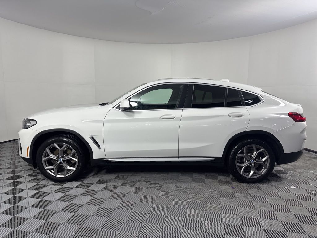 Thumbnail: 2023 BMW X4 - 8