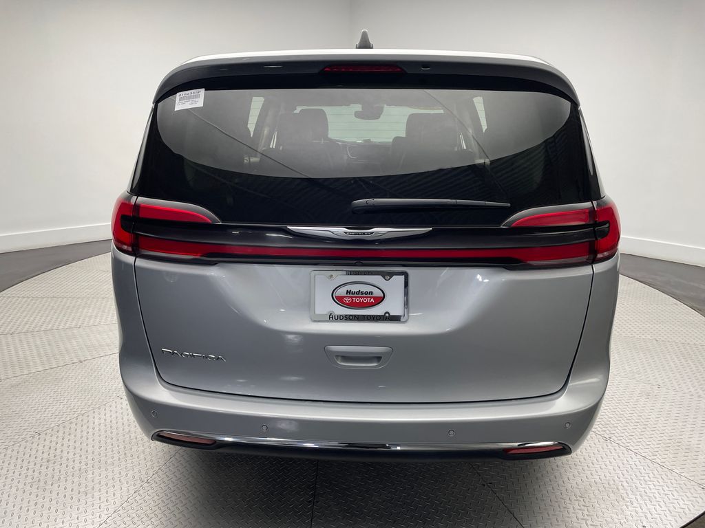 Thumbnail: 2024 Chrysler Pacifica - 6
