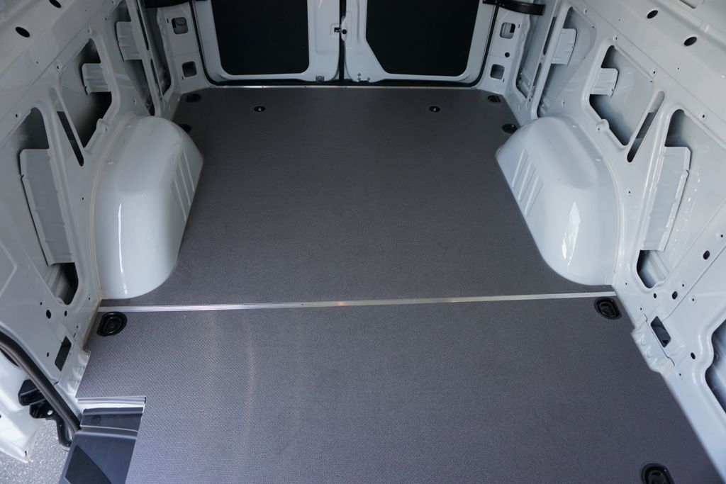 Thumbnail: 2025 Mercedes-Benz Sprinter - 22