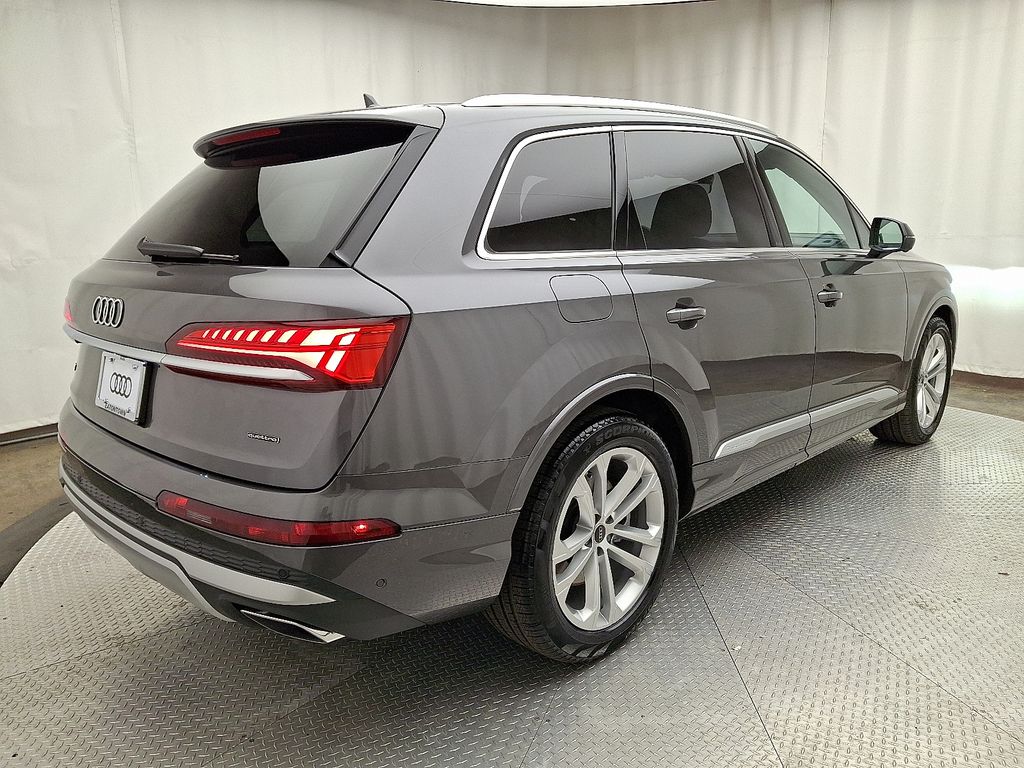 Thumbnail: 2026 Audi Q7 - 3
