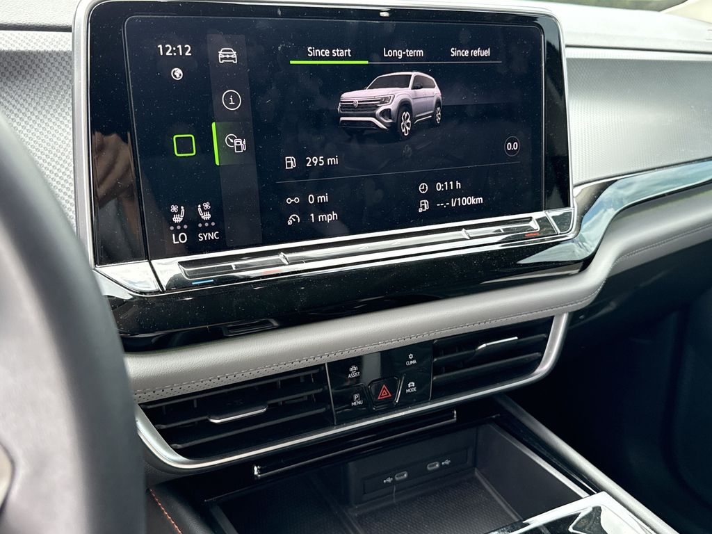 2024 Volkswagen Atlas 2.0T Peak Edition SE w/Technology Green at DeMontrond Ford