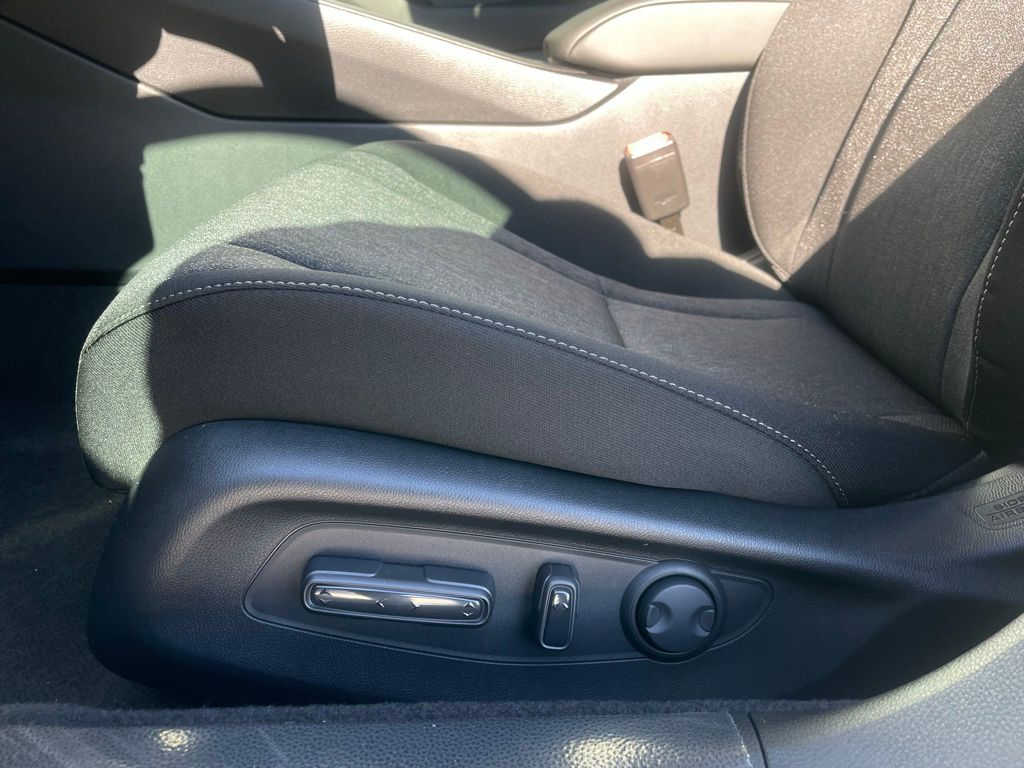 2025 Honda Accord SE 23