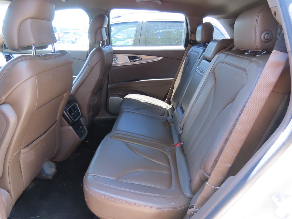 Thumbnail: 2016 Lincoln MKX - 11