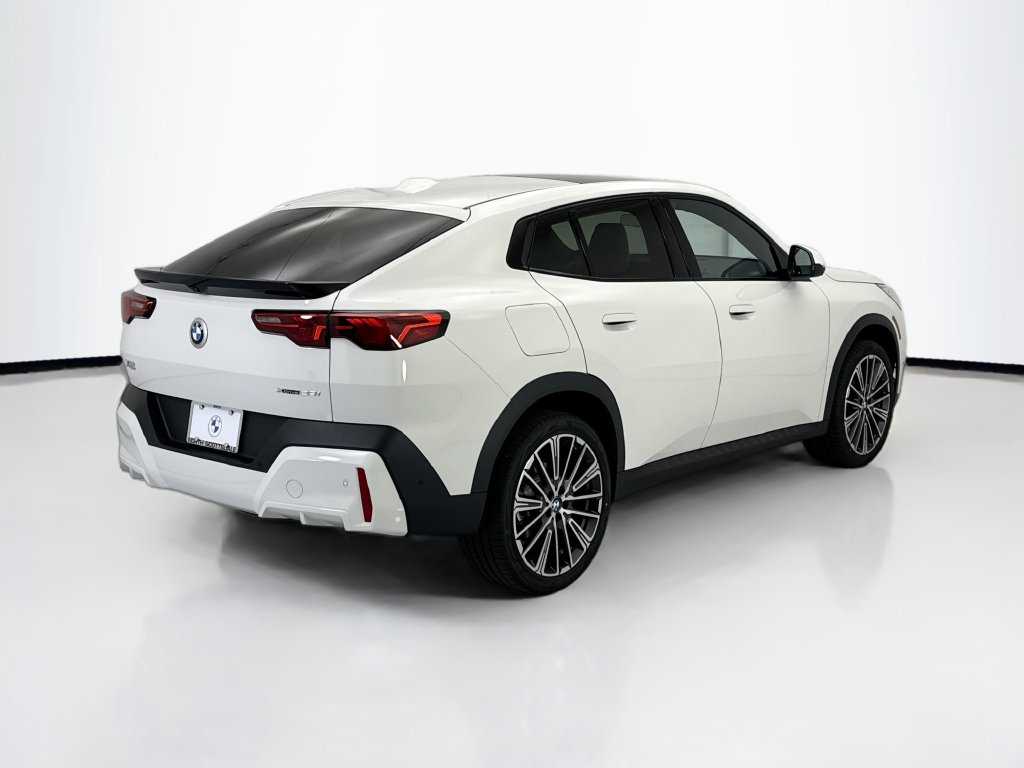 Thumbnail: 2027 BMW X2 - 5