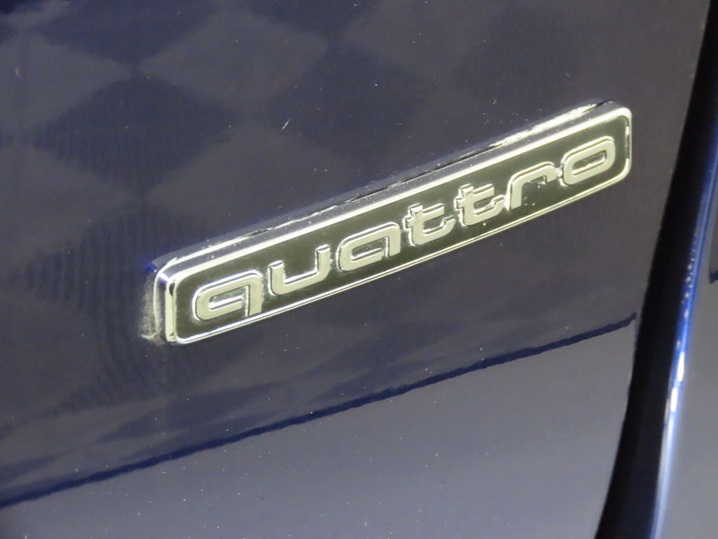 Thumbnail: 2023 Audi Q4 e-tron - 10