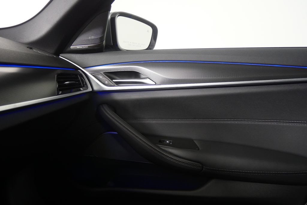 Thumbnail: 2023 BMW 5 Series - 21