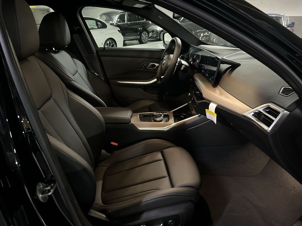 Thumbnail: 2025 BMW 3 Series - 25