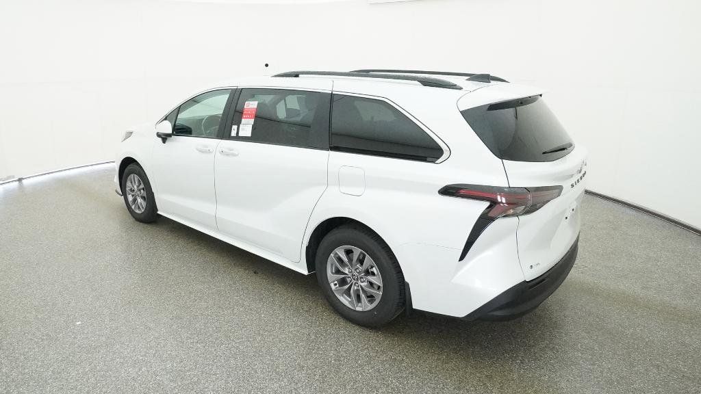 Thumbnail: 2025 Toyota Sienna - 18
