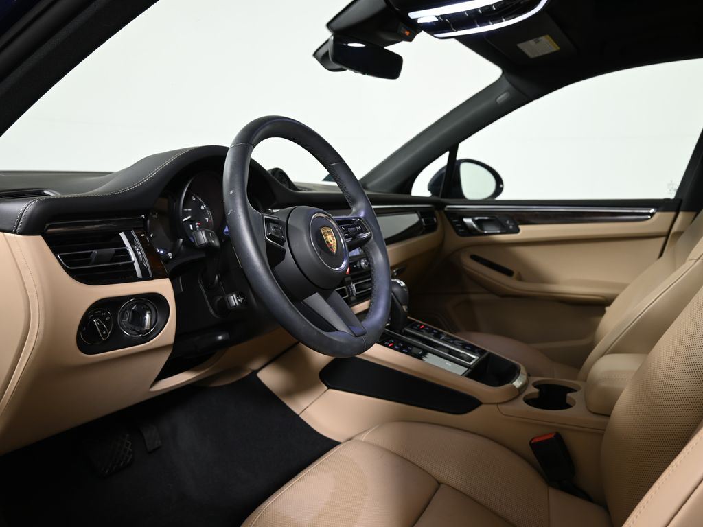 Thumbnail: 2025 Porsche Macan - 4