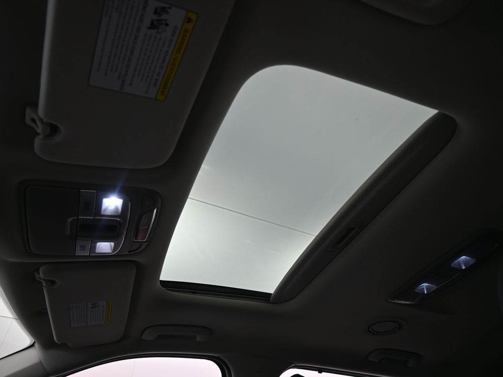 Used 2023 Glacial White Pearl Kia EX image 13