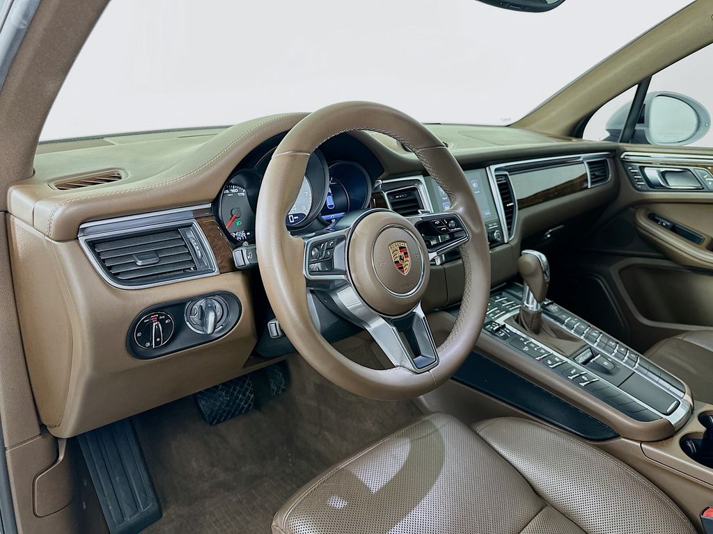 Thumbnail: 2018 Porsche Macan - 9