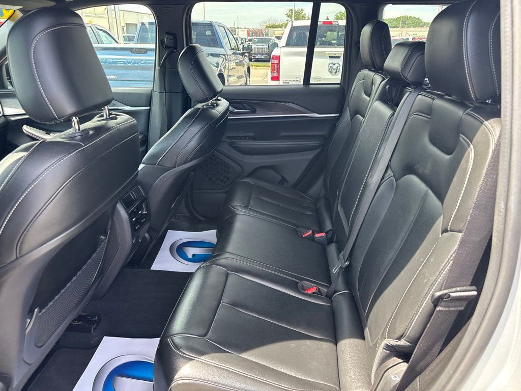 Used 2024 Jeep Grand Cherokee SUV