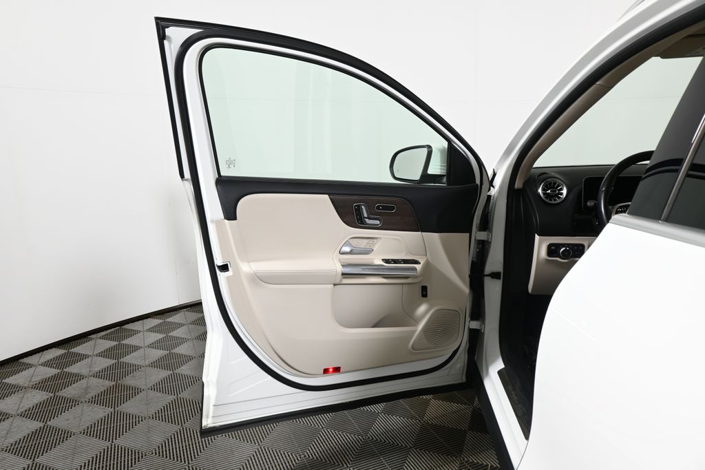 Thumbnail: 2021 Mercedes-Benz GLA - 30