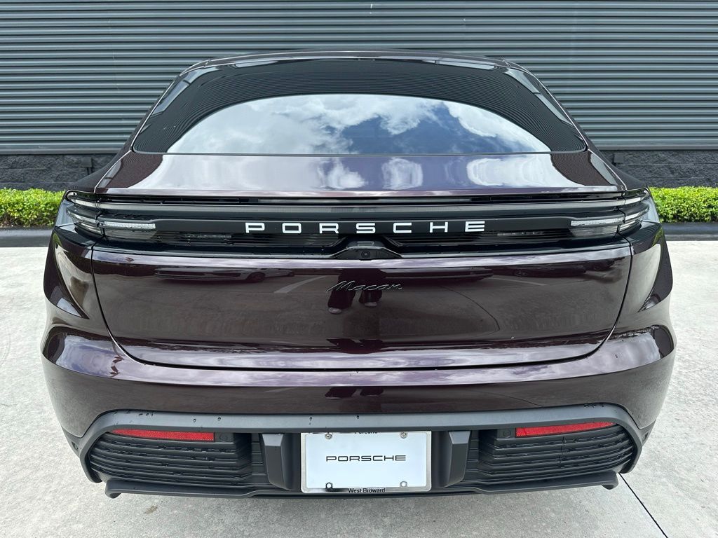 Thumbnail: 2025 Porsche Macan - 12