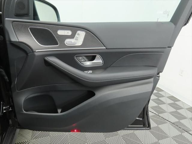 Thumbnail: 2026 Mercedes-Benz GLE - 25