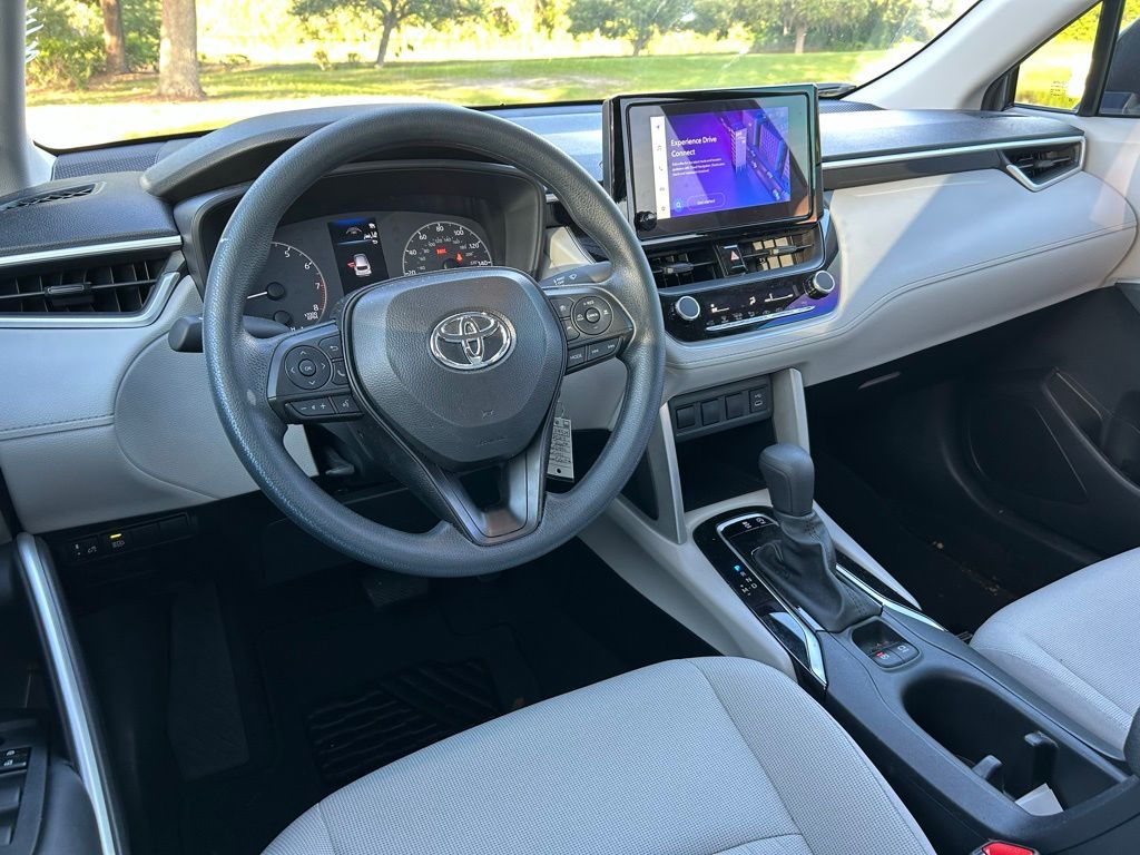 2024 Toyota Corolla Cross L 12