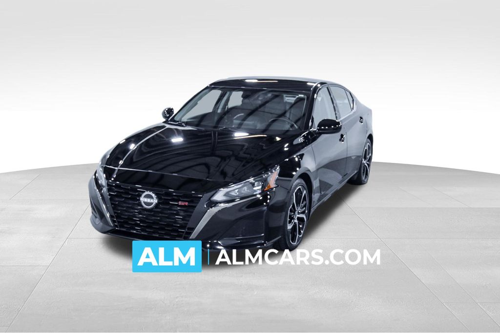 2025 Nissan Altima SR