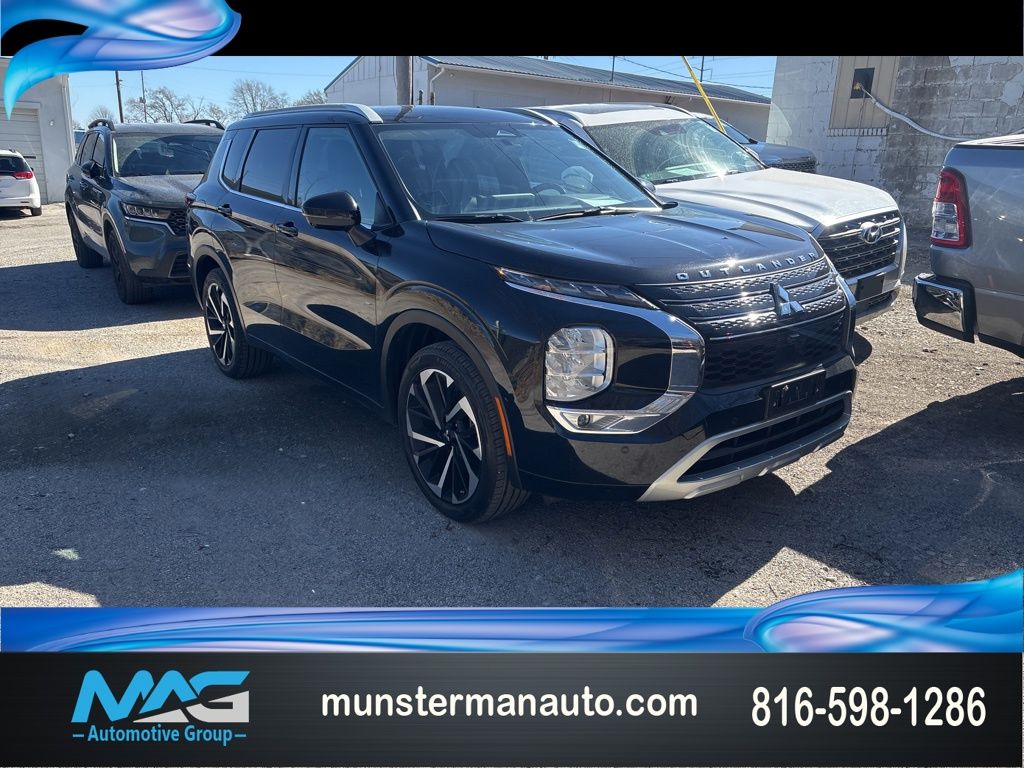 Black 2022 Mitsubishi Outlander SEL Special Edition FWD SUV / Crossover Front-Wheel Drive 8-Speed CVT