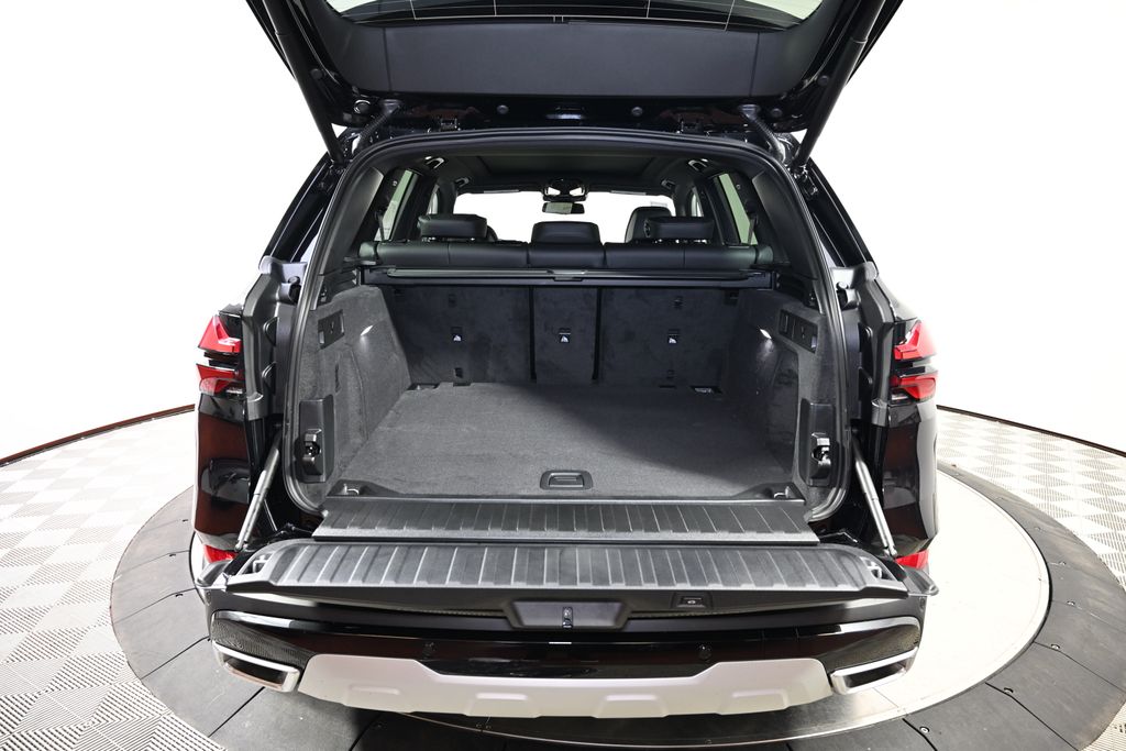 Thumbnail: 2025 BMW X5 - 10