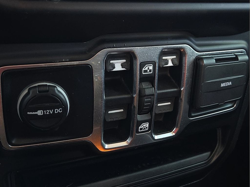 Used 2021 Jeep Gladiator For Sale in Farmington, AR