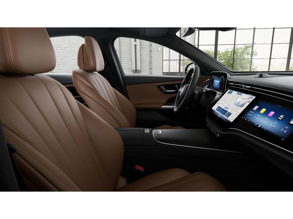 2026 Mercedes Benz E 4MATIC photo 4