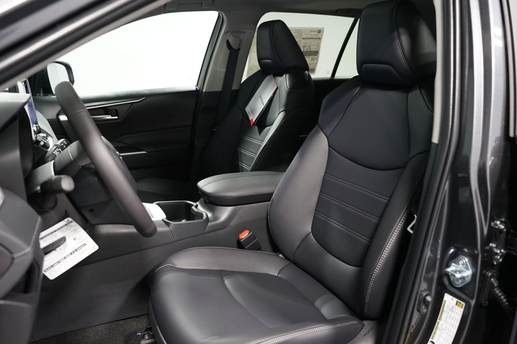 Thumbnail: 2025 Toyota RAV4 - 27