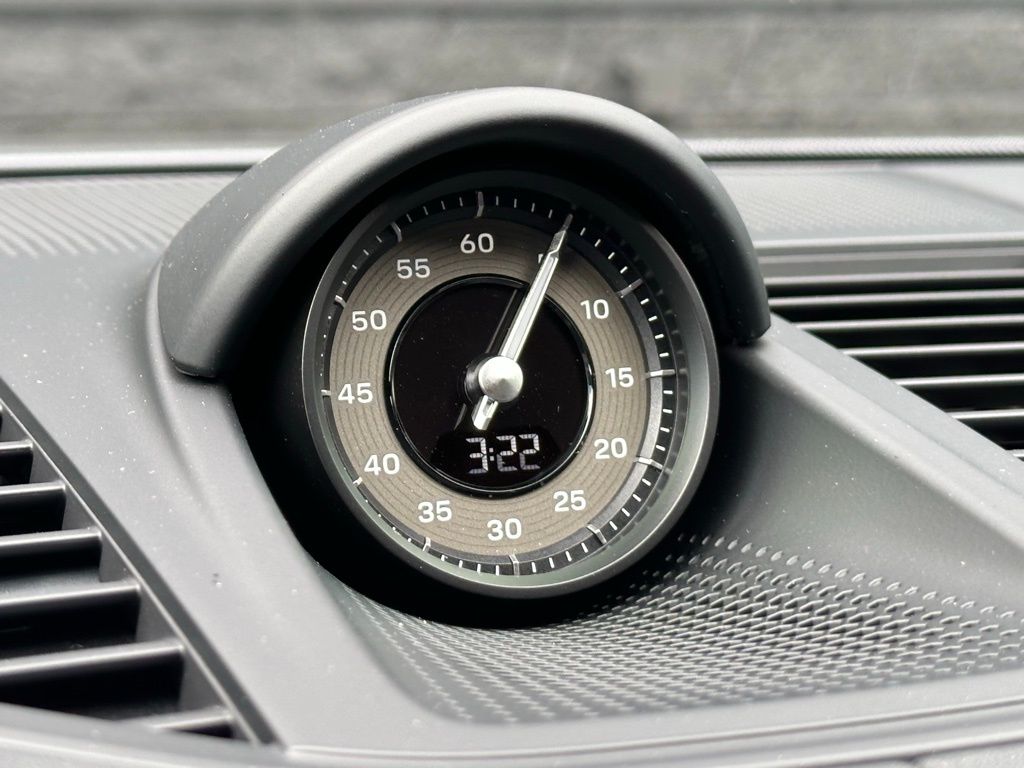 Thumbnail: 2025 Porsche Panamera - 30