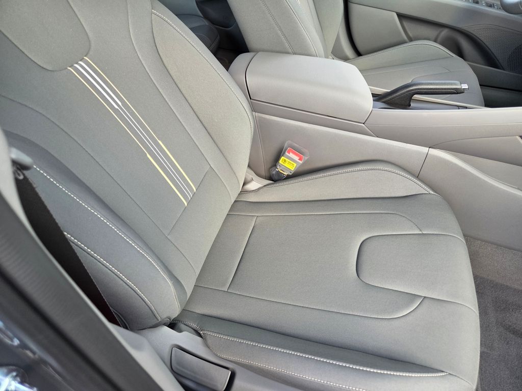 Thumbnail: 2025 Hyundai Elantra - 18