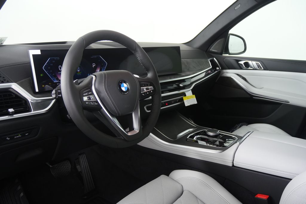 Thumbnail: 2026 BMW X5 - 12