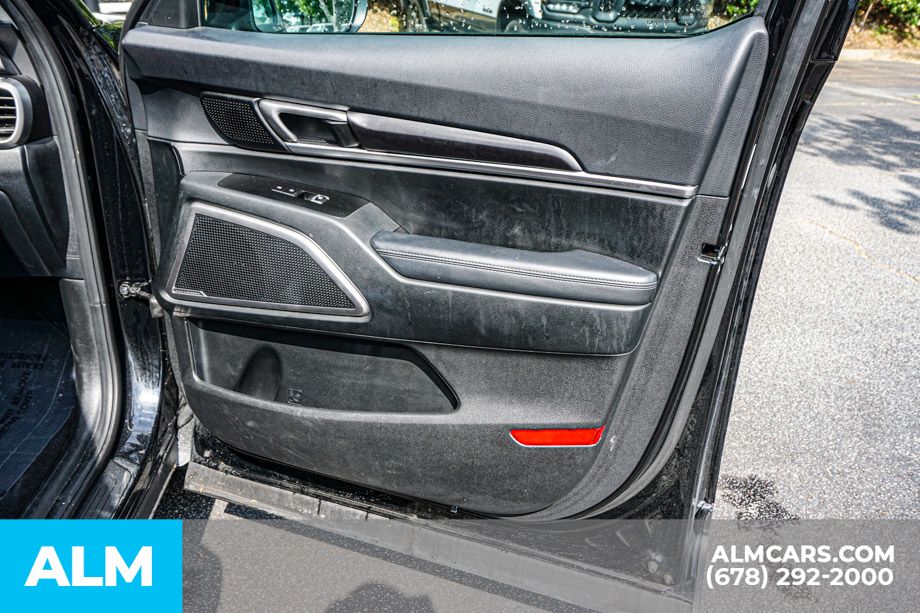 Used 2025 Black Kia S image 55
