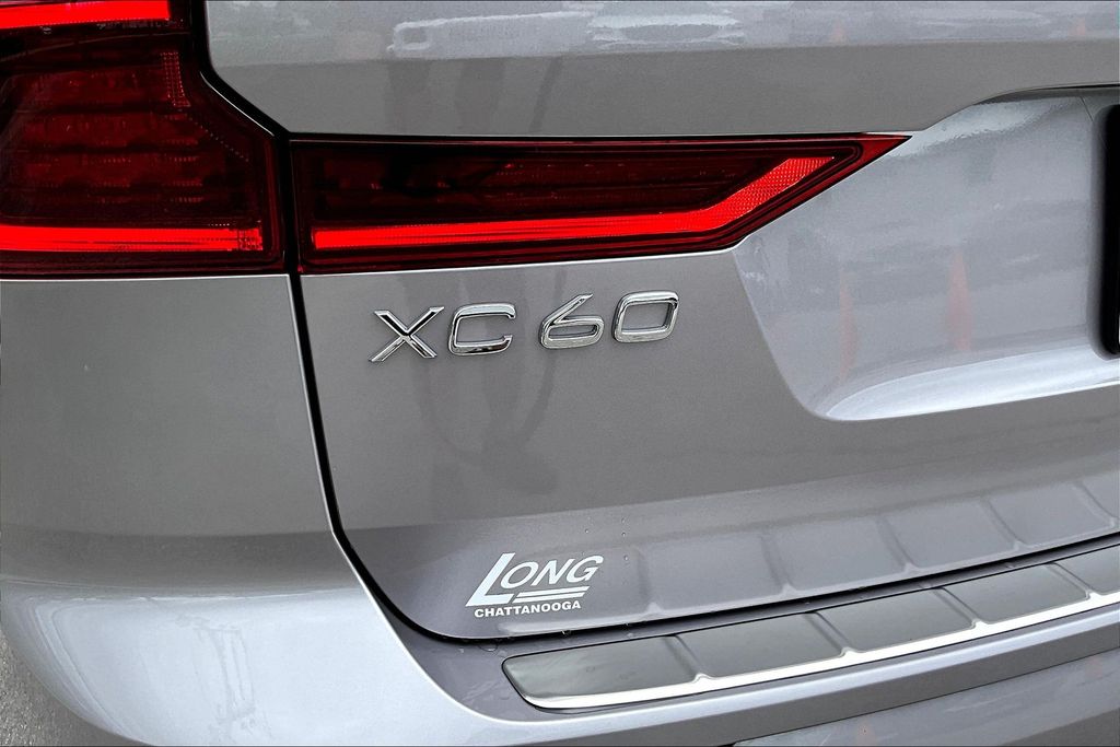 2026 Volvo XC60 Plus - Photo 6
