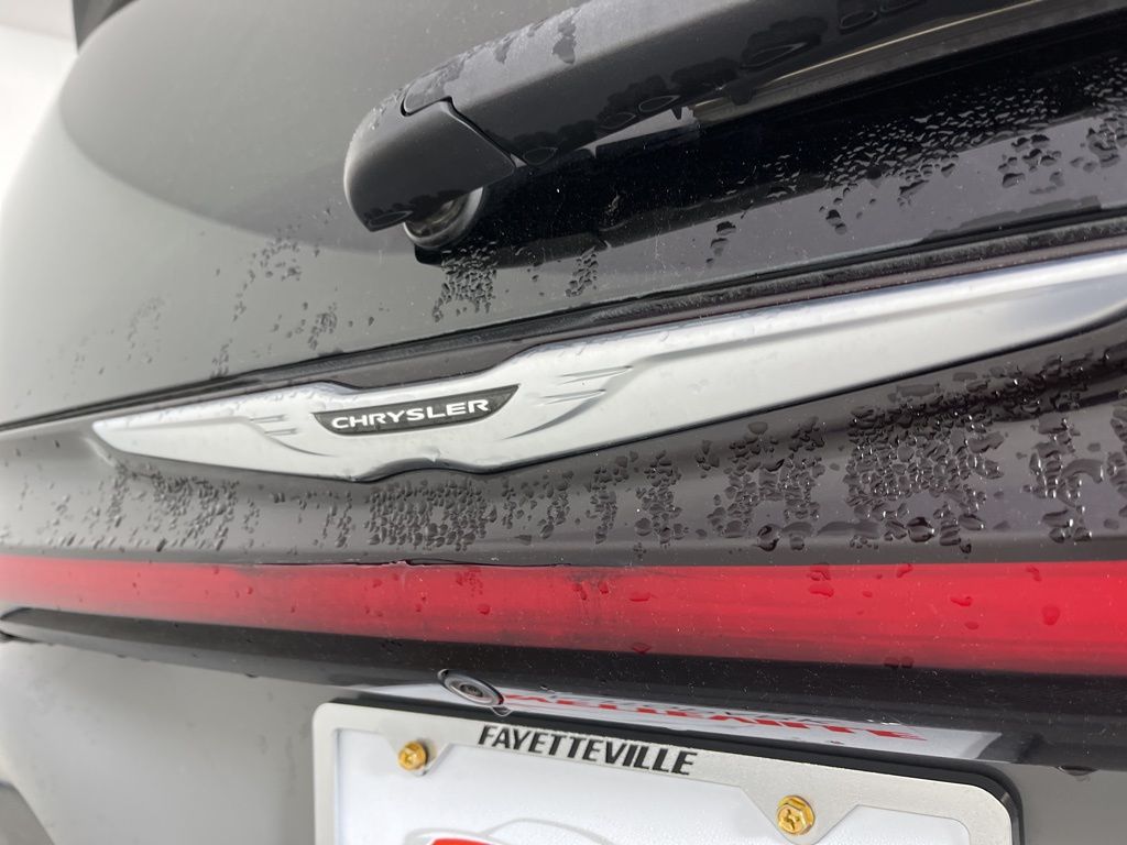 2023 Chrysler Pacifica Touring L 19