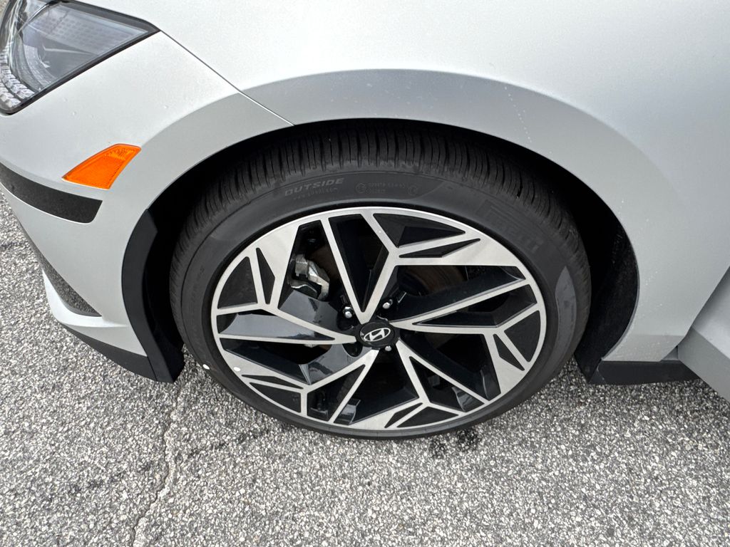 2025 Hyundai Ioniq 6 SEL photo 21