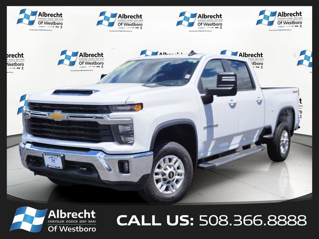 Summit White 2025 Chevrolet Silverado 2500HD Pickup Truck Four-Wheel Drive Automatic