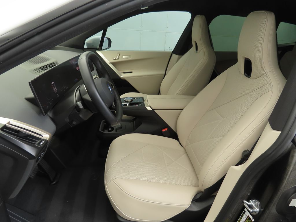 2024 BMW iX xDrive50 19