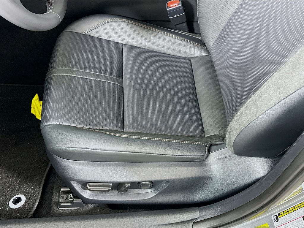 Thumbnail: 2025 Toyota Camry - 20