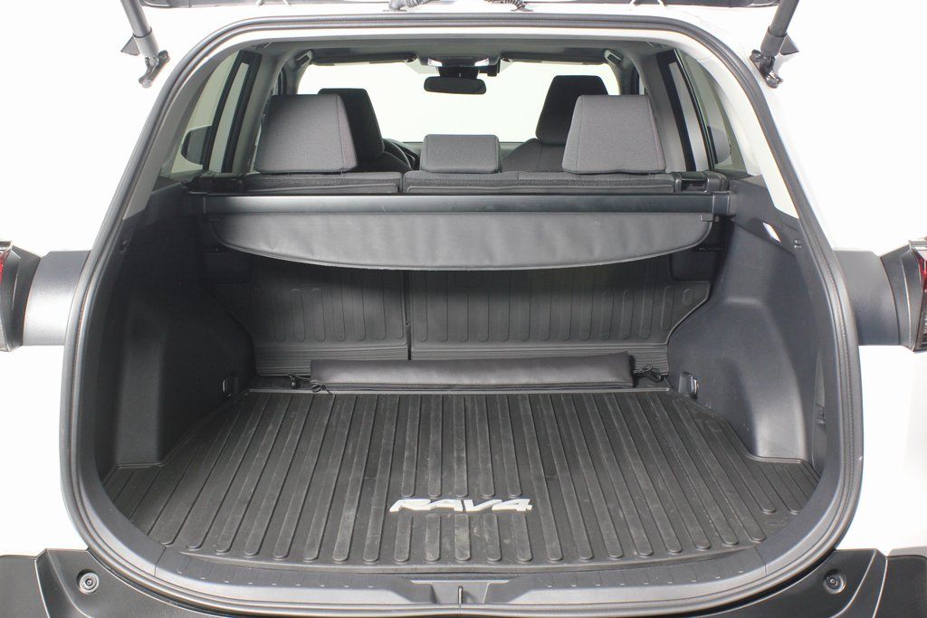2024 Toyota RAV4 XLE 13