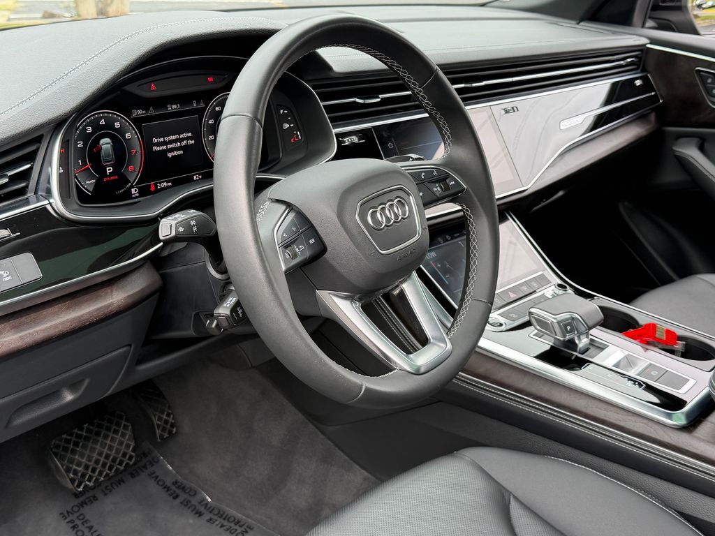 Thumbnail: 2023 Audi Q8 - 17