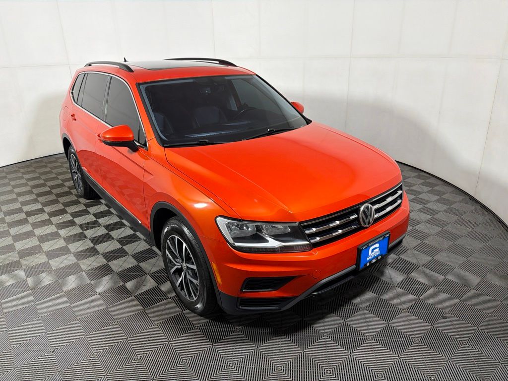 Orange Metallic 2018 Volkswagen Tiguan SUV / Crossover Front-Wheel Drive 8-Speed Automatic