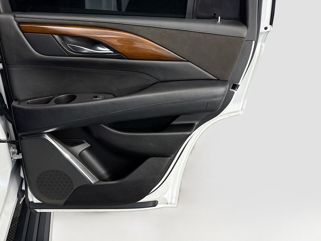 Thumbnail: 2016 Cadillac Escalade - 26