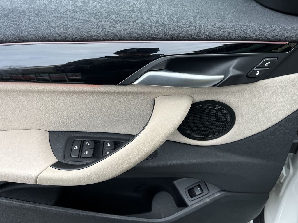 Thumbnail: 2021 BMW X1 - 13