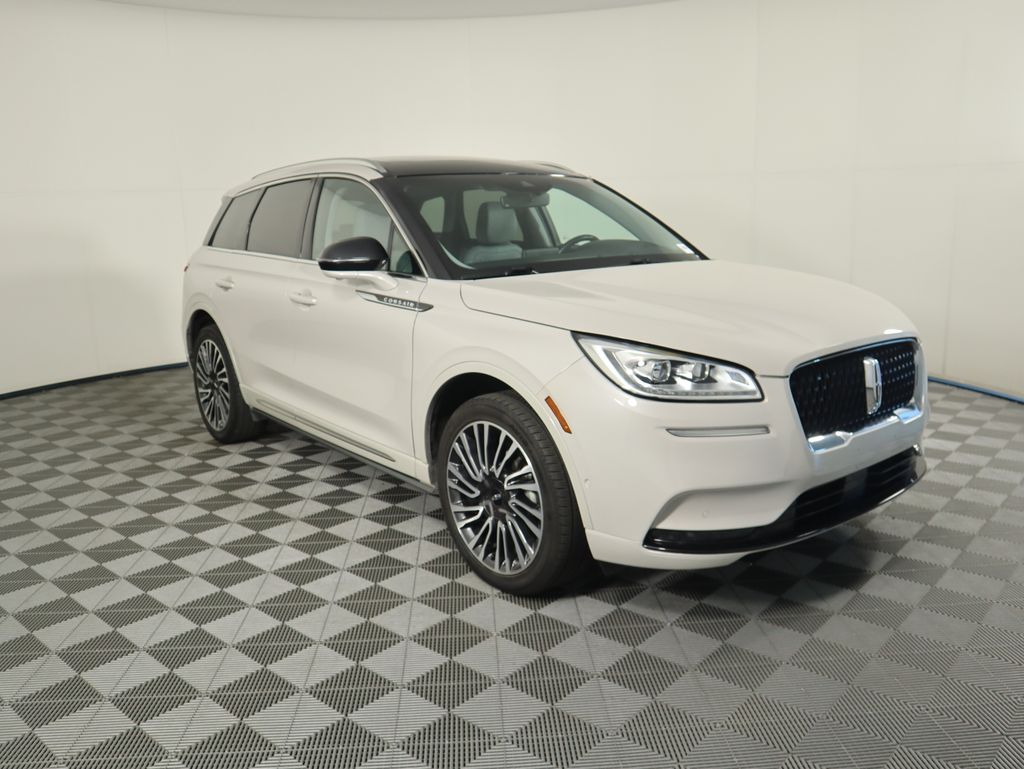 Thumbnail: 2022 Lincoln Corsair - 3