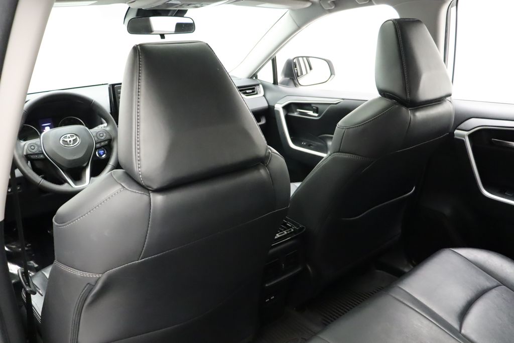 Thumbnail: 2021 Toyota RAV4 - 20